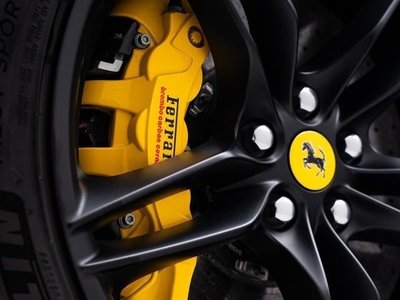 2021 Ferrari 812 GTS photo 2