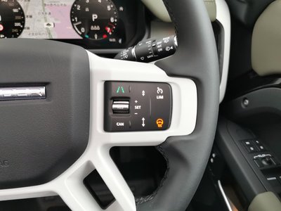 LAND ROVER DEFENDER - 10