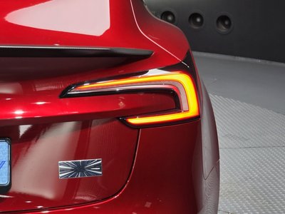 2024 Tesla MODEL 3 — фото 10