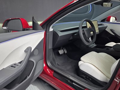2024 Tesla MODEL 3 — миниатюра 13