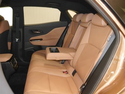 TOYOTA CROWN SPORT - 8