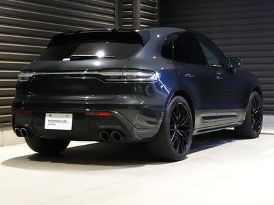 PORSCHE MACAN - 2