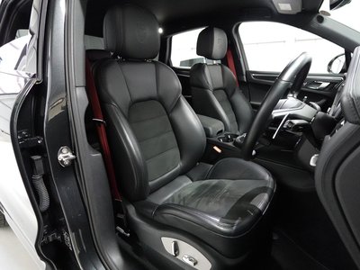 PORSCHE MACAN - 5