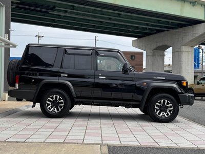 TOYOTA LAND CRUISER 70 - 7