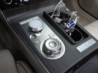 2025 Genesis G80 (RG3) thumbnail 12