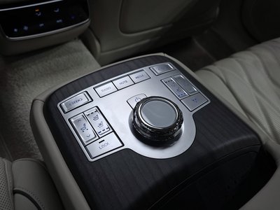 2025 Genesis G80 (RG3) thumbnail 25