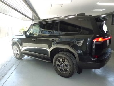 2025 Lexus GX — миниатюра 22