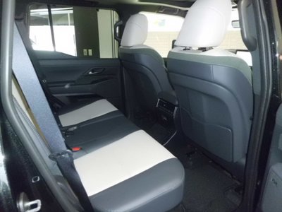 2025 Lexus GX — миниатюра 14