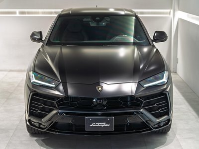 LAMBORGHINI URUS - 6