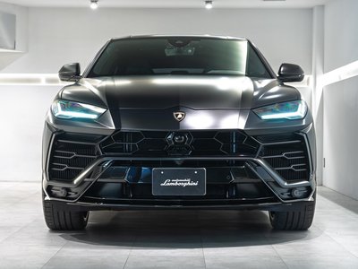 LAMBORGHINI URUS - 5
