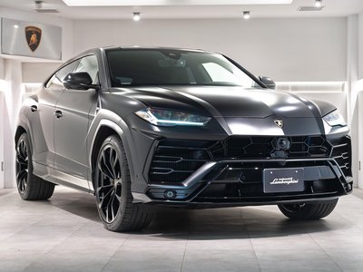 LAMBORGHINI URUS - 2