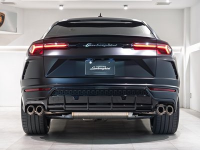LAMBORGHINI URUS - 8