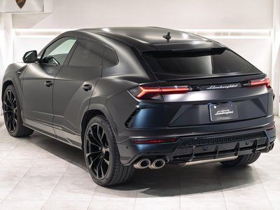 LAMBORGHINI URUS - 10