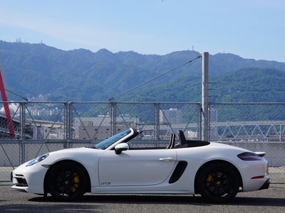 صورة 10 لـ 2018 Porsche 718