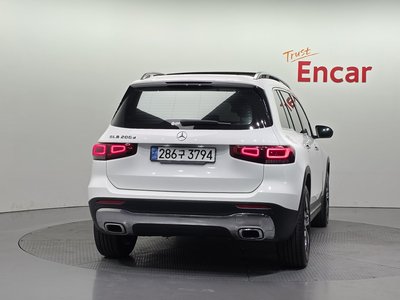 MERCEDES-BENZ GLB - 3