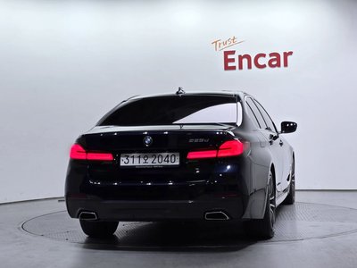 صورة 4 لـ 2021 BMW 5 SERIES
