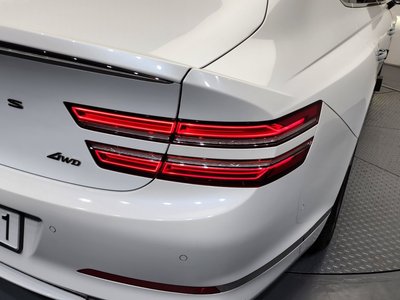 GENESIS G80 (RG3) - 10