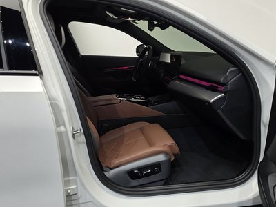 2025 BMW 5 SERIES thumbnail 16