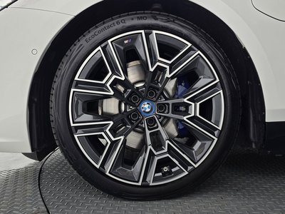 2025 BMW 5 SERIES 照片 6