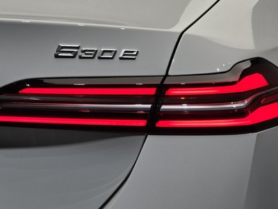 2025 BMW 5 SERIES 照片 10