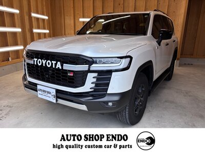 TOYOTA LAND CRUISER 300