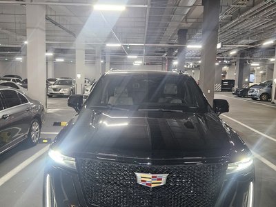 CADILLAC ESCALADE 5TH GENERATION - 1