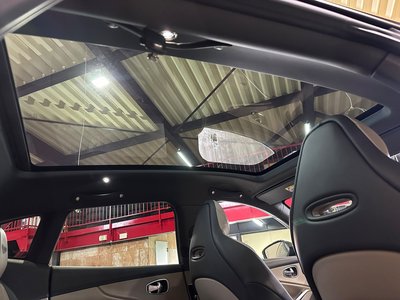 ASTON MARTIN DBX - 4