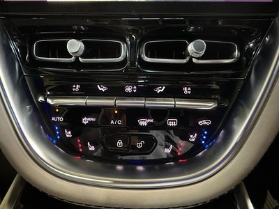 ASTON MARTIN DBX - 10