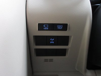 صورة مصغرة 47 لـ 2024 Toyota LAND CRUISER 300