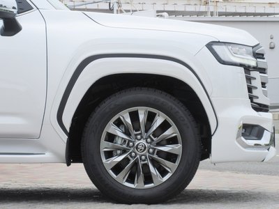 صورة مصغرة 13 لـ 2024 Toyota LAND CRUISER 300