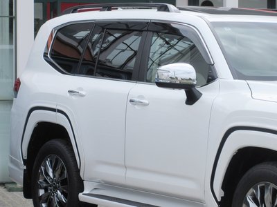 صورة مصغرة 15 لـ 2024 Toyota LAND CRUISER 300