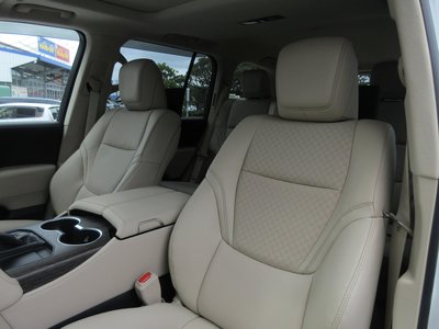 صورة مصغرة 30 لـ 2024 Toyota LAND CRUISER 300