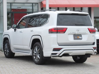 صورة مصغرة 22 لـ 2024 Toyota LAND CRUISER 300