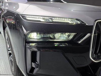 BMW I7 - 9