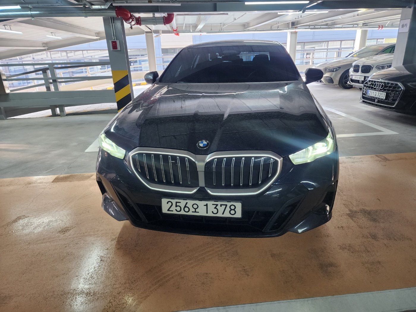 BMW 5 SERIES - View 1