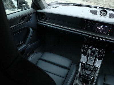 صورة مصغرة 77 لـ 2026 Porsche 911