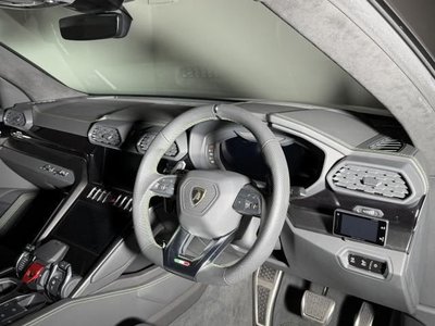 صورة 4 لـ 2022 Lamborghini URUS