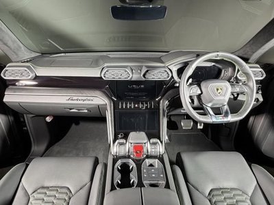 صورة 6 لـ 2022 Lamborghini URUS
