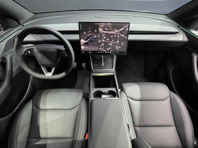 TESLA MODEL Y - 5