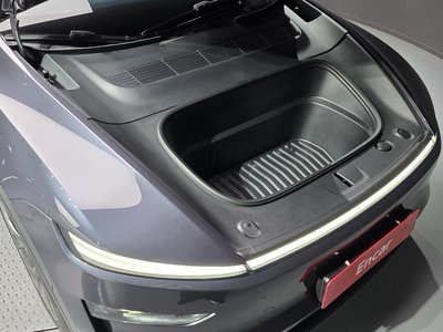 TESLA MODEL Y - 7