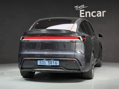 TESLA MODEL Y - 3