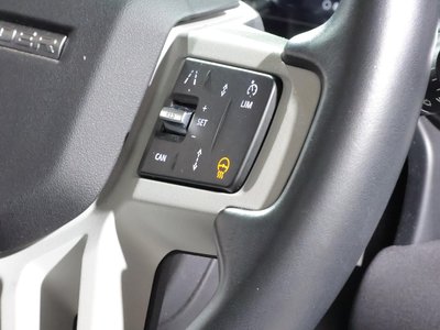 LAND ROVER DEFENDER - 8