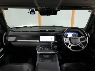 LAND ROVER DEFENDER - 2