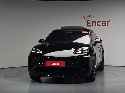 PORSCHE MACAN - 3