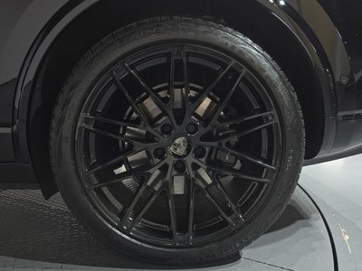 PORSCHE MACAN - 8