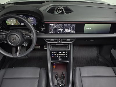 PORSCHE MACAN - 5