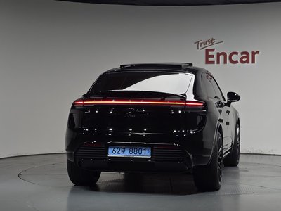 PORSCHE MACAN - 4