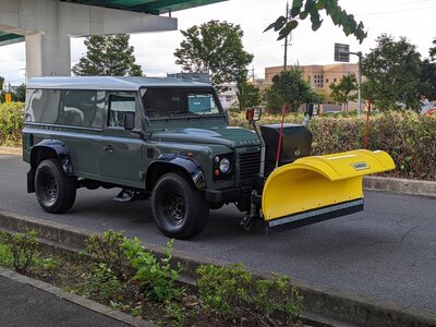 LAND ROVER DEFENDER - 2