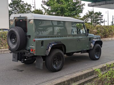 LAND ROVER DEFENDER - 8