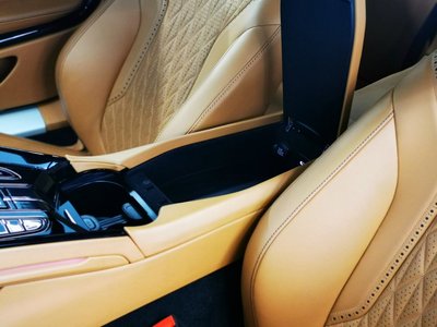 2024 Aston Martin DB12 照片 18